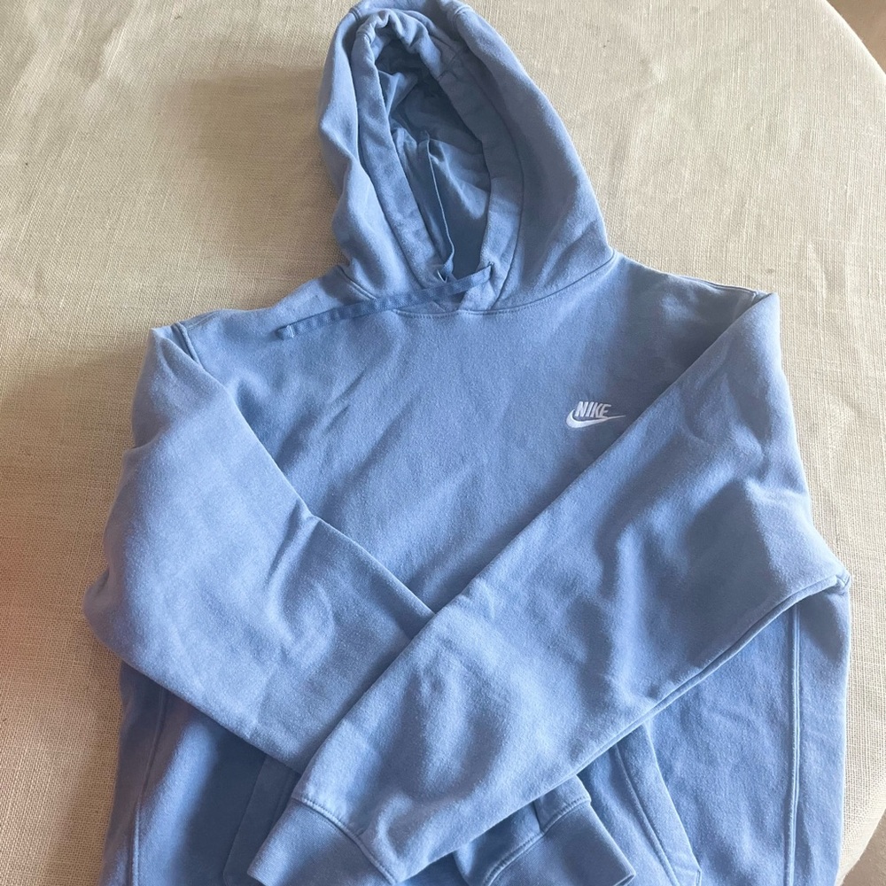 Men’s Nike club fleece hoodie. Good condition but worn.